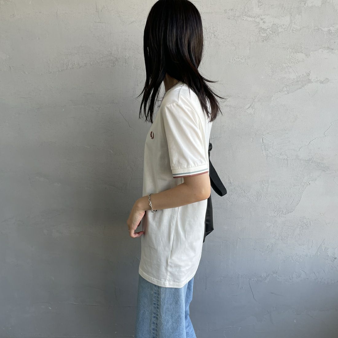 FRED PERRY [フレッドペリー] ツインティップTシャツ [M1588] Y20 LECR/S &&モデル身長：160cm 着用サイズ：S&&