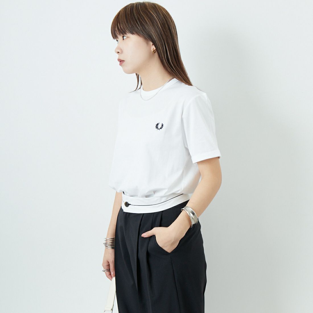 FRED PERRY [フレッドペリー] リンガーTシャツ [M3519] 100 WHITE &&モデル身長：167cm 着用サイズ：S&&