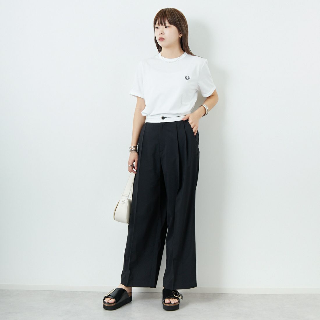 FRED PERRY [フレッドペリー] リンガーTシャツ [M3519] 100 WHITE &&モデル身長：167cm 着用サイズ：S&&