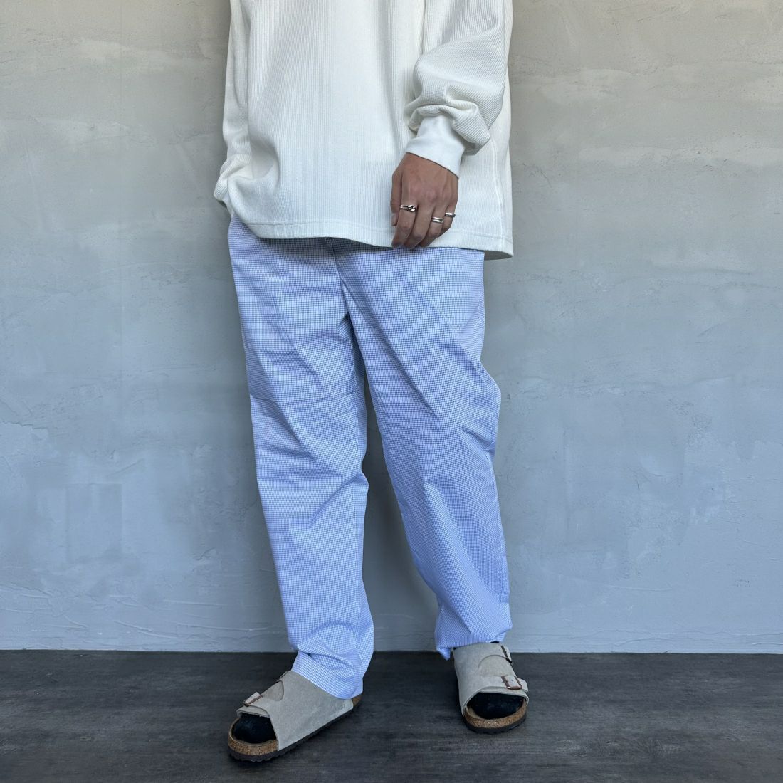 UNIVERSAL OVERALL [ユニバーサルオーバーオール] 別注 パジャマパンツ [U2411660IN-JF] WHT CHK &&モデル身長：173cm 着用サイズ：M&&