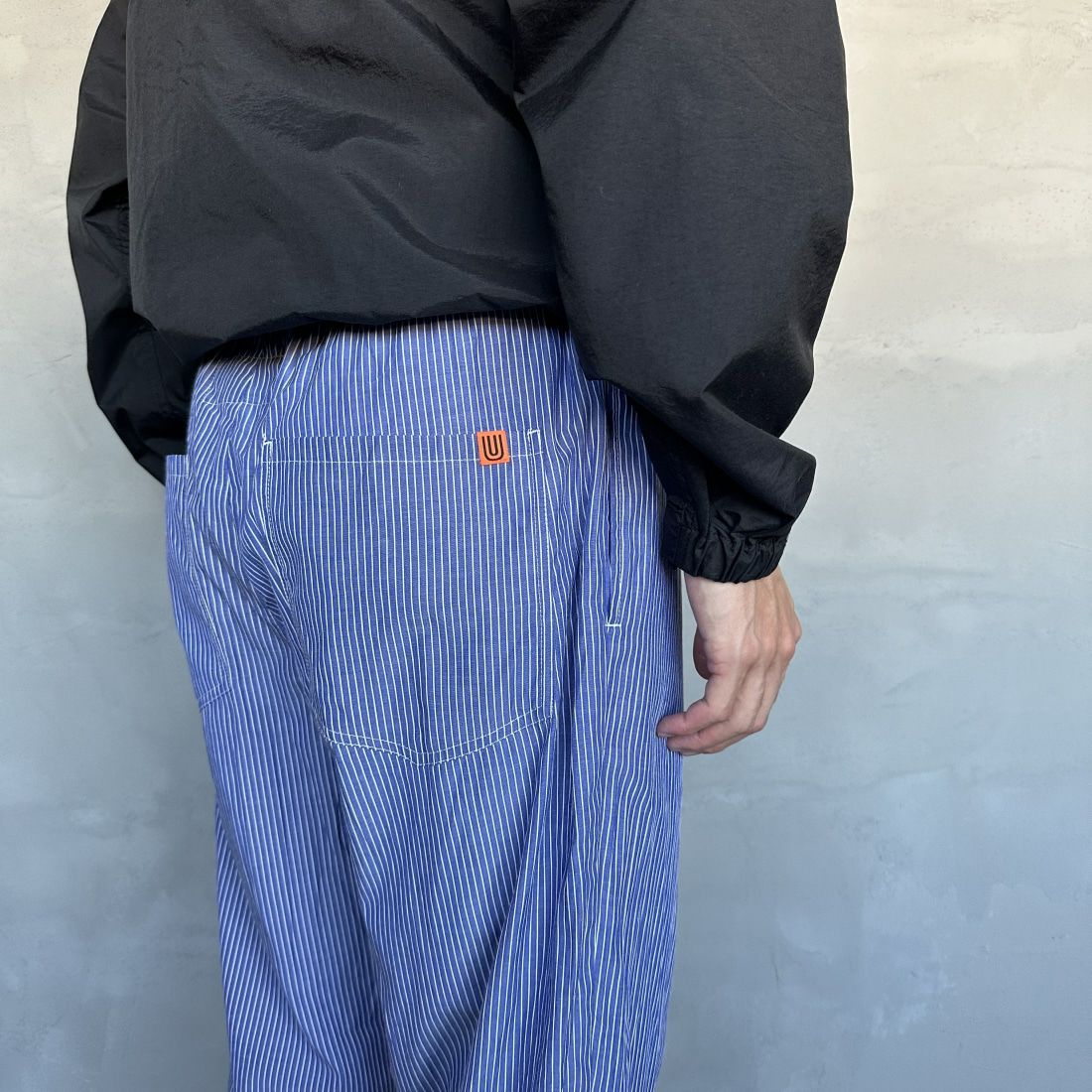 UNIVERSAL OVERALL [ユニバーサルオーバーオール] 別注 パジャマパンツ [U2411660IN-JF] NVY ST &&モデル身長：168cm 着用サイズ：L&&