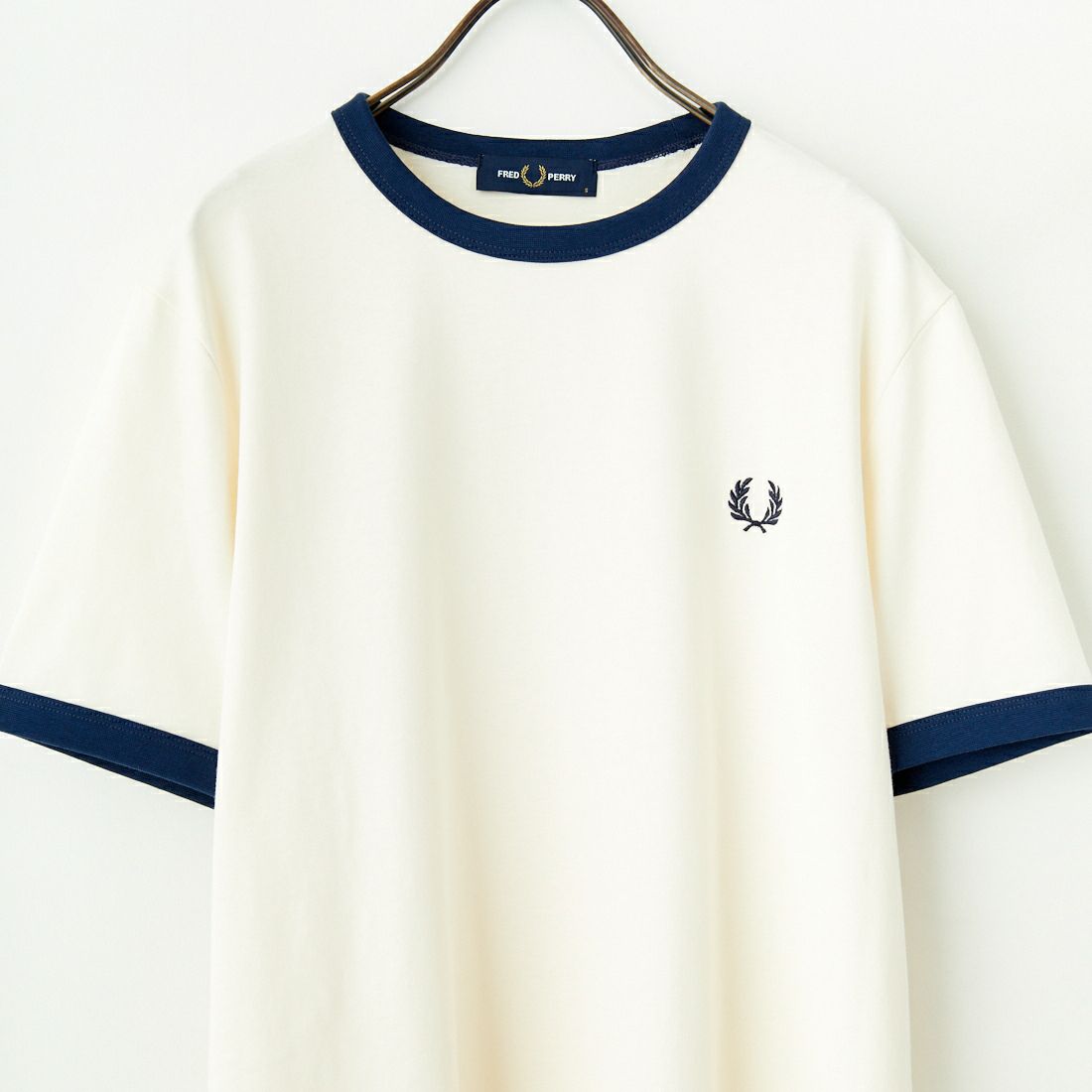 FRED PERRY [フレッドペリー] 別注 ワンポイントロゴ刺繍 ショートスリーブ リンガーTシャツ [M3519-JF] ECR/BLU