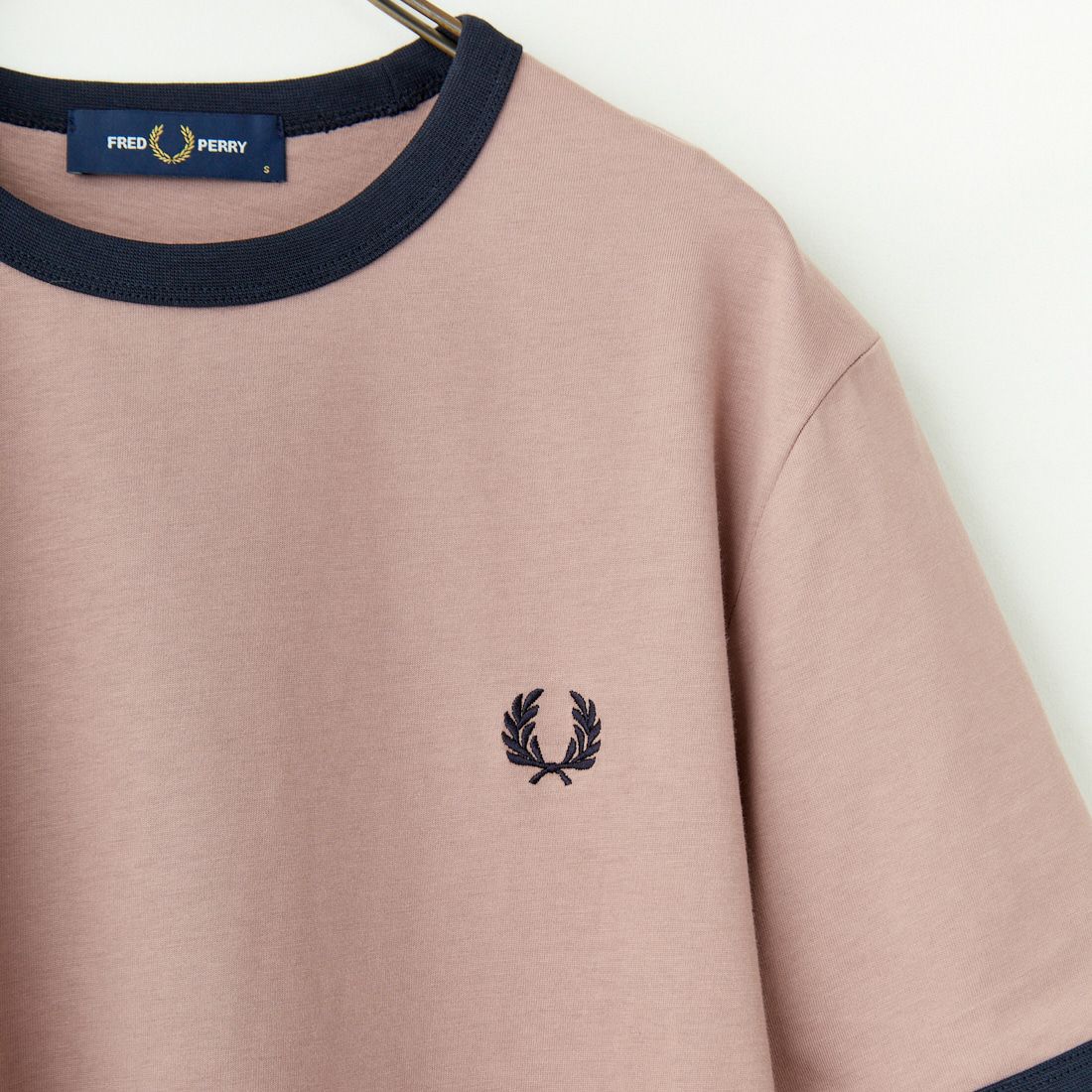 FRED PERRY [フレッドペリー] 別注 ワンポイントロゴ刺繍 ショートスリーブ リンガーTシャツ [M3519-JF] PNK/NVY