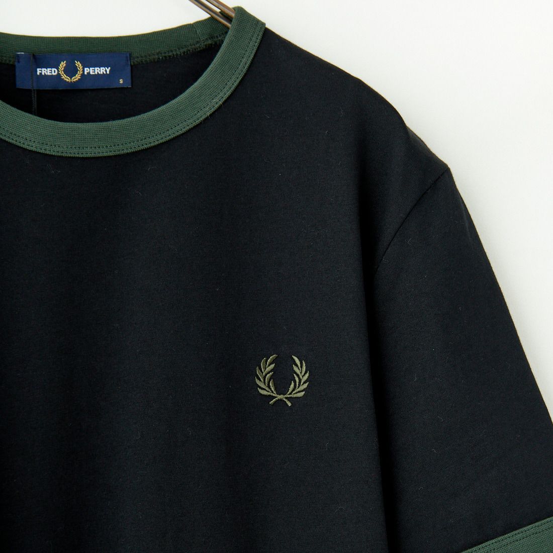 FRED PERRY [フレッドペリー] 別注 ワンポイントロゴ刺繍 ショートスリーブ リンガーTシャツ [M3519-JF] GRY/OAT
