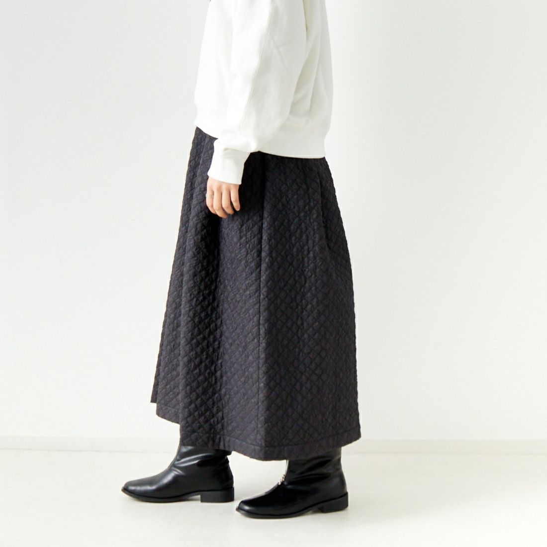CLOCHE [クロシェ] キルティングフレアスカート [35286551] 88 ﾌﾞﾗｯｸ &&モデル身長：160cm 着用サイズ：2&&