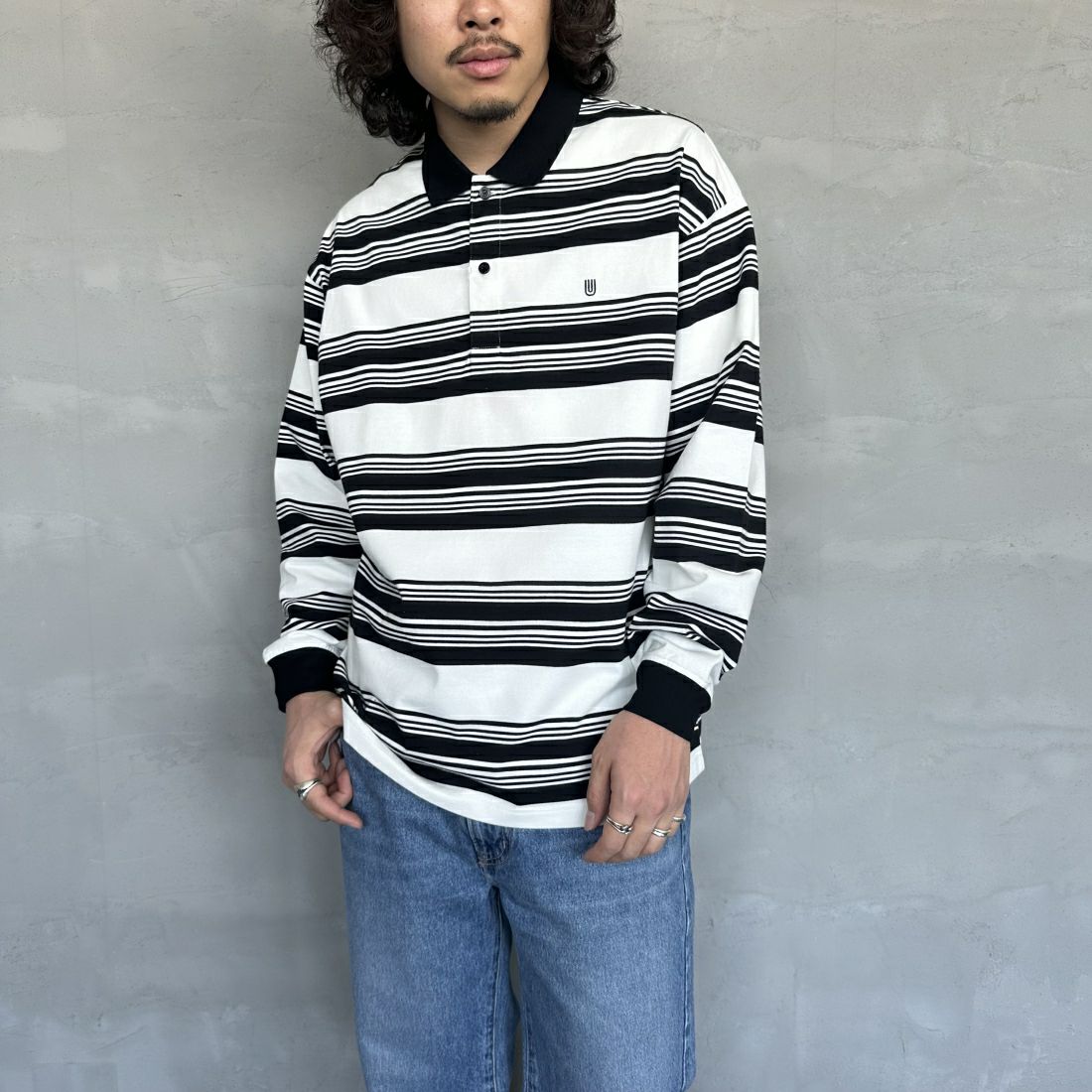 UNIVERSAL OVERALL [ユニバーサルオーバーオール] 別注 ロングスリーブ ボーダーポロシャツ [U2411284IN-JF] WHT BORDER &&モデル身長：173cm 着用サイズ：L&&