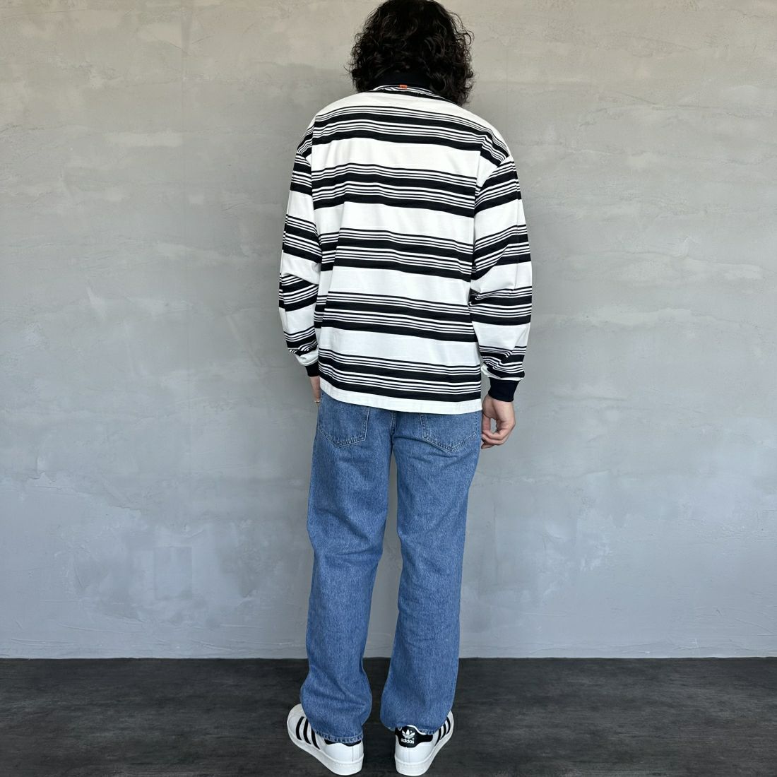 UNIVERSAL OVERALL [ユニバーサルオーバーオール] 別注 ロングスリーブ ボーダーポロシャツ [U2411284IN-JF] WHT BORDER &&モデル身長：173cm 着用サイズ：L&&
