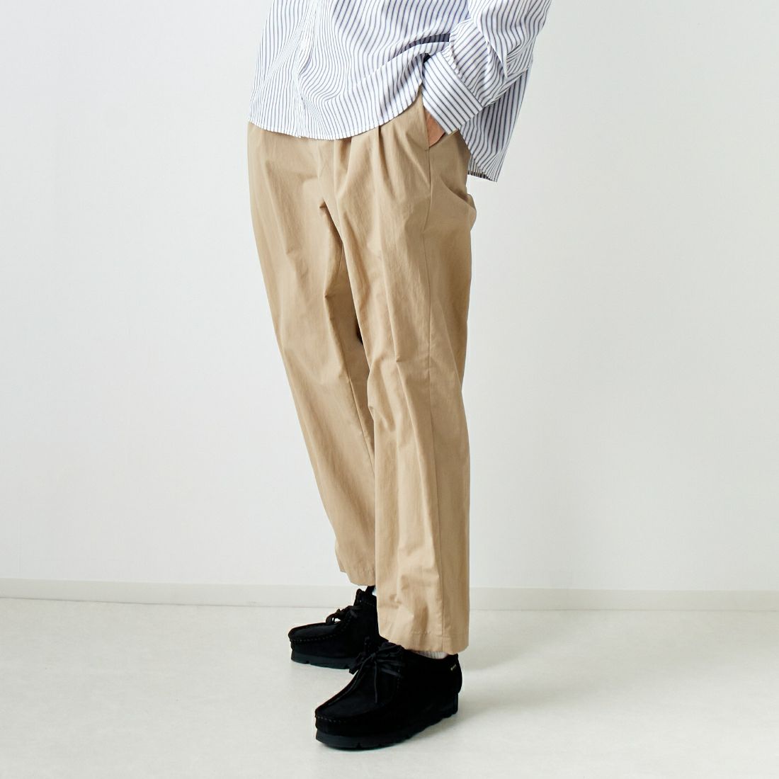 Noir Fabrik [ヌワールファブリック] イージートラウザー [UNSLACKS-M-241-02-IN] BEIGE &&モデル身長：182cm 着用サイズ：46&&