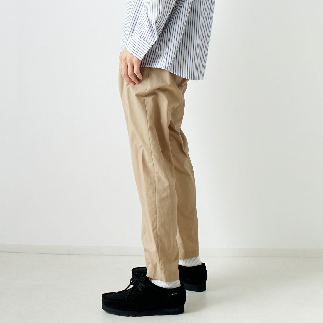 Noir Fabrik [ヌワールファブリック] イージートラウザー [UNSLACKS-M-241-02-IN] BEIGE &&モデル身長：182cm 着用サイズ：46&&