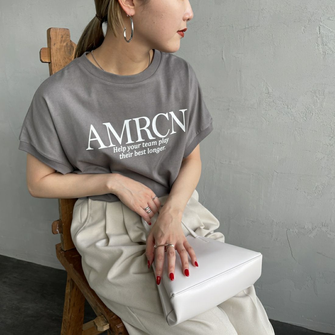 Americana × JEANS FACTORY [アメリカーナ × ジーンズファクトリー] 別注 ラウンドヘムフロントロゴTシャツ [ASO-M-700-1-JF]