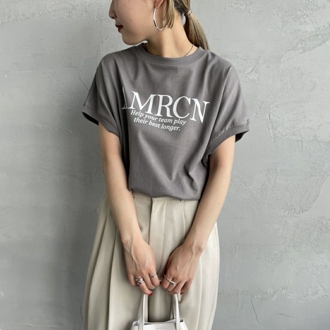 Americana × JEANS FACTORY [アメリカーナ × ジーンズファクトリー] 別注 ラウンドヘムフロントロゴTシャツ  [ASO-M-700-1-JF]