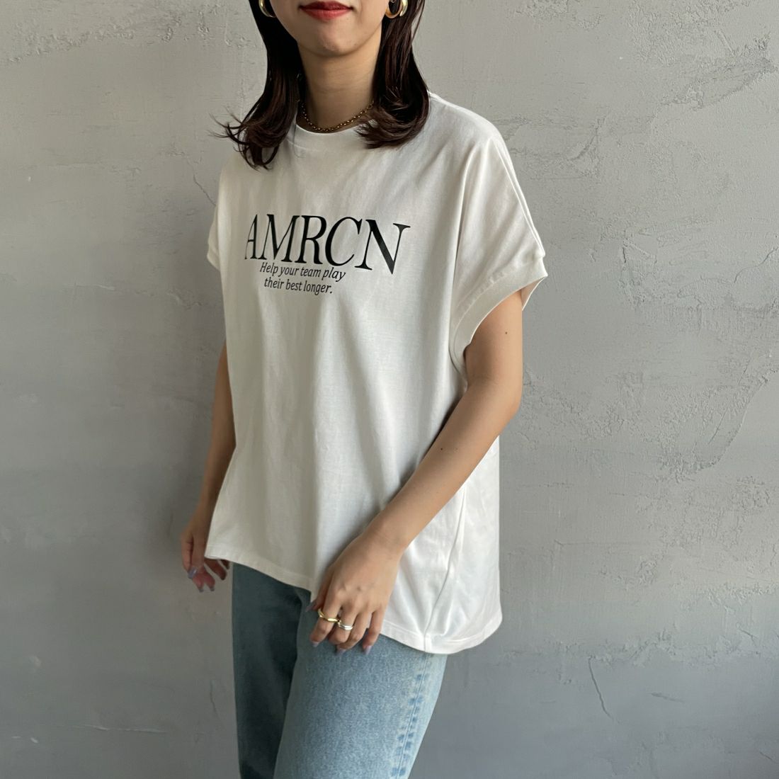 Americana × JEANS FACTORY [アメリカーナ × ジーンズファクトリー] 別注 ラウンドヘムフロントロゴTシャツ  [ASO-M-700-1-JF]