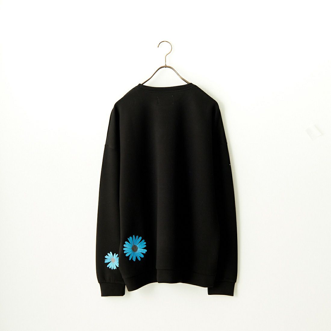 33Degrees [サーティースリーディグリーズ] ランダムフラワー ダンボールポンチTシャツ [24A-14010JF] BLACK