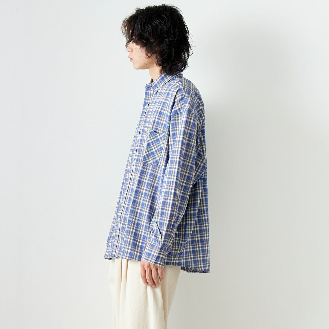 Jeans Factory Clothes [ジーンズファクトリークローズ] ビッグボタンダウンシャツ [JFC-241-014] F CK.BLU &&モデル身長：182cm 着用サイズ：L&&