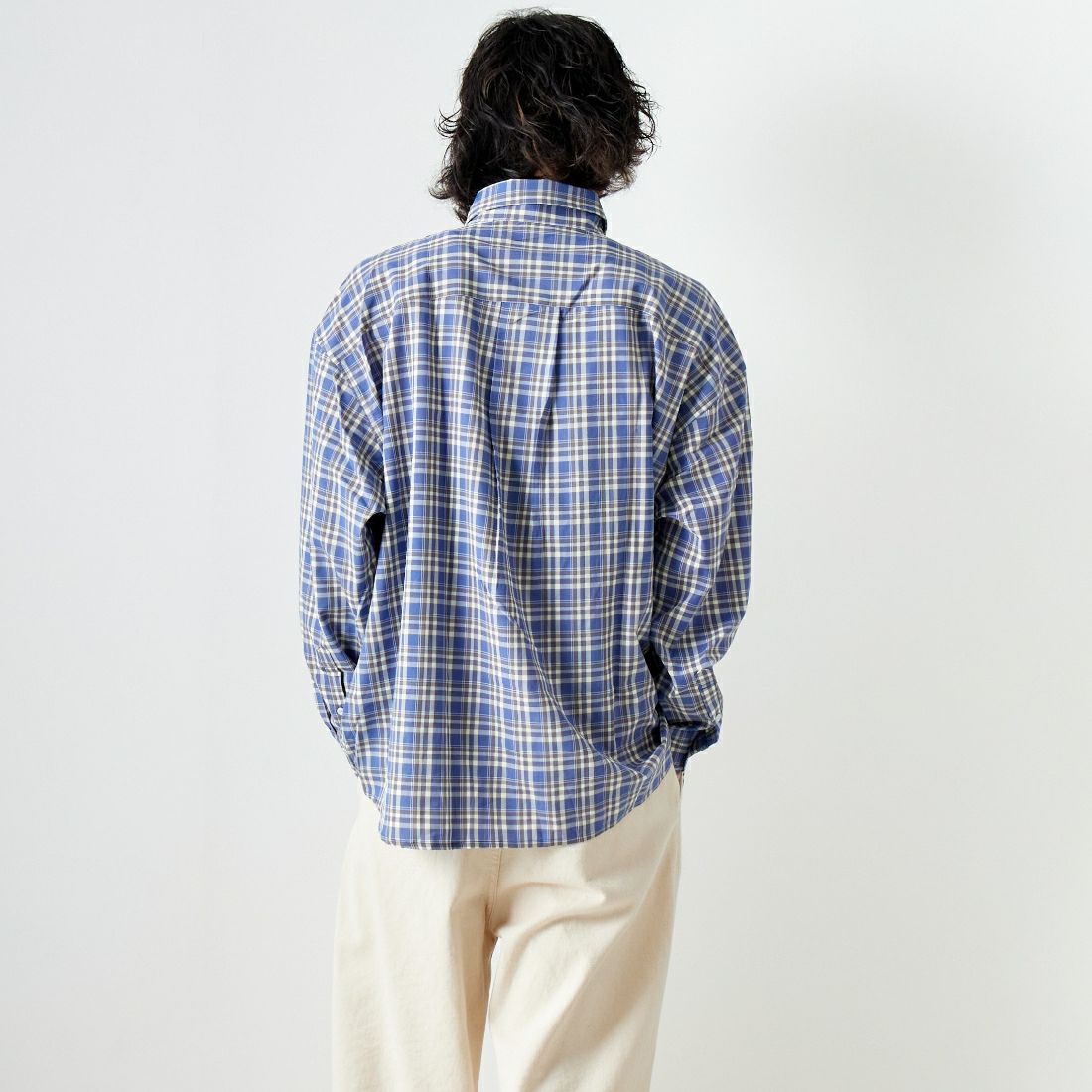 Jeans Factory Clothes [ジーンズファクトリークローズ] ビッグボタンダウンシャツ [JFC-241-014] F CK.BLU &&モデル身長：182cm 着用サイズ：L&&