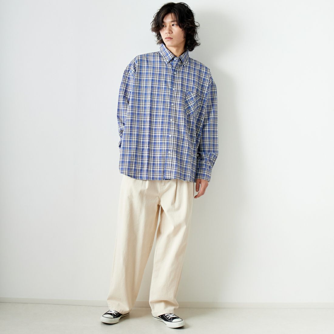 Jeans Factory Clothes [ジーンズファクトリークローズ] ビッグボタンダウンシャツ [JFC-241-014] F CK.BLU &&モデル身長：182cm 着用サイズ：L&&