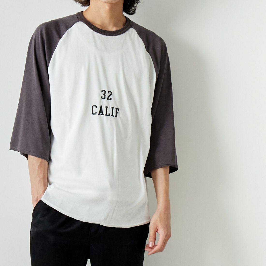 HELLO CALIF [ハローカリフ] スラブベースボールTシャツ [641521] OFF WHT &&モデル身長：182cm 着用サイズ：L&&