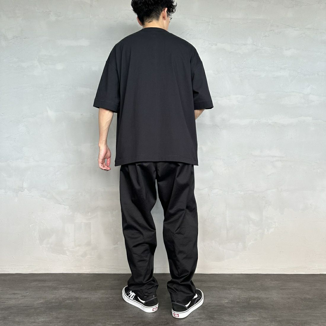 Health knit [ヘルスニット] 別注 ビックシルエット ヘンリーネックTシャツ [HR24S-M021-JF] BLACK &&モデル身長：168cm 着用サイズ：L&&