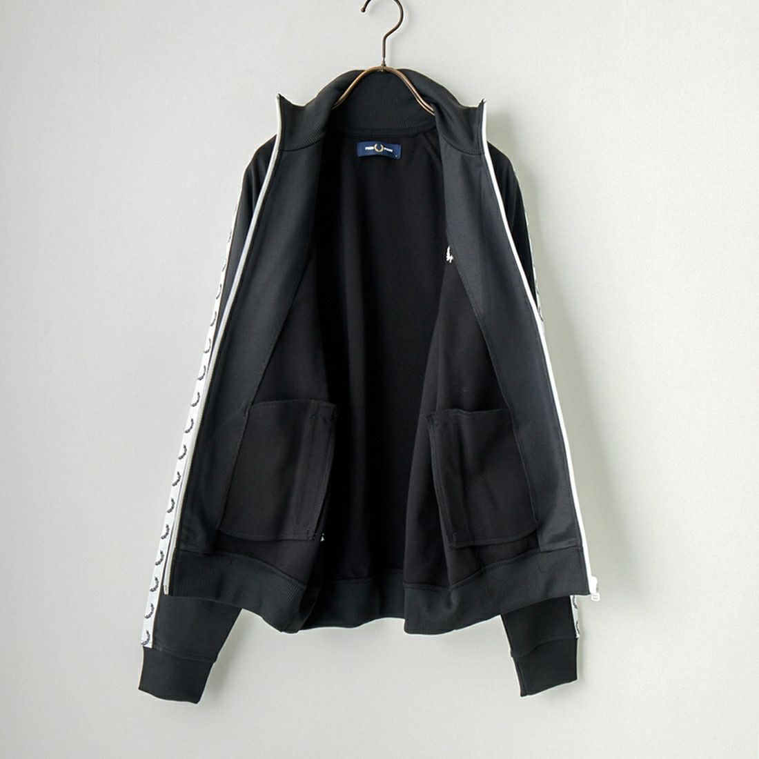 FRED PERRY [フレッドペリー] トラックジャケット [J4620] 198 BLACK