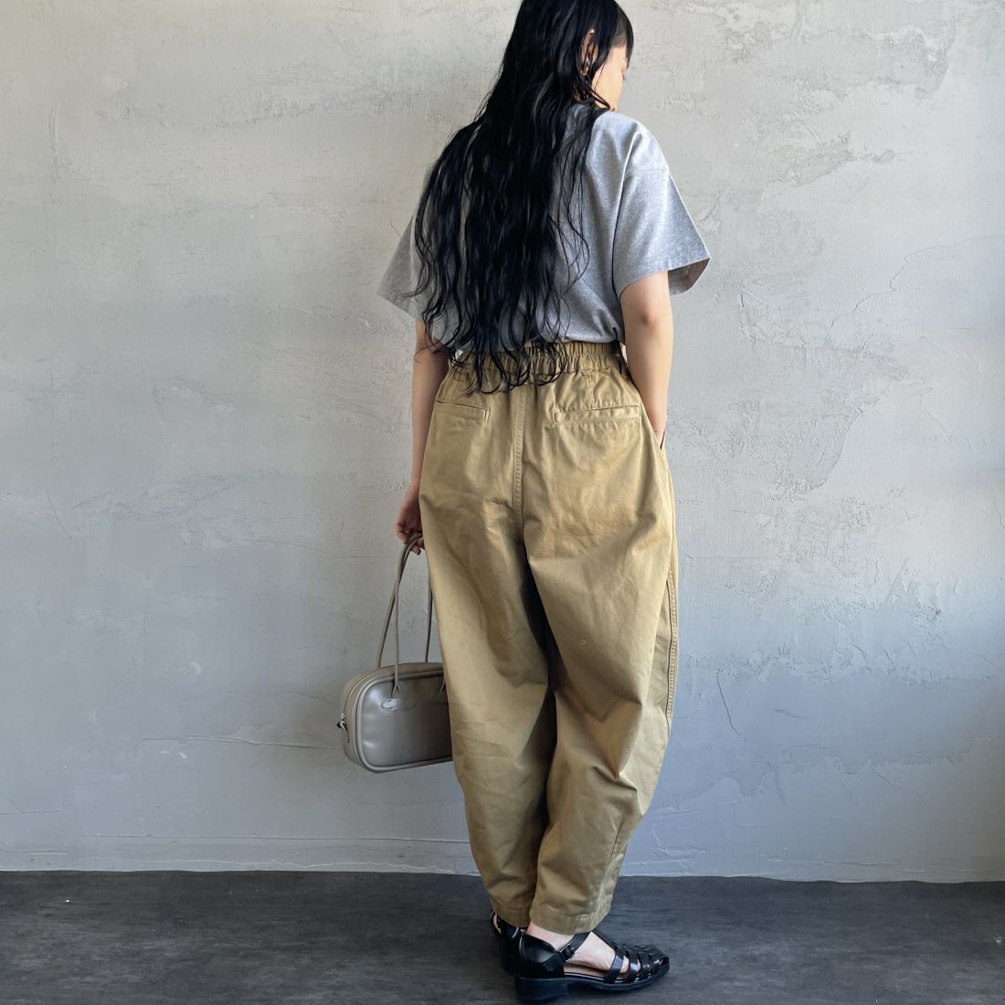 HARVESTY [ハーベスティ] サーカスパンツ [A11709] 34 KHAKI &&モデル身長：156cm 着用サイズ：1&&