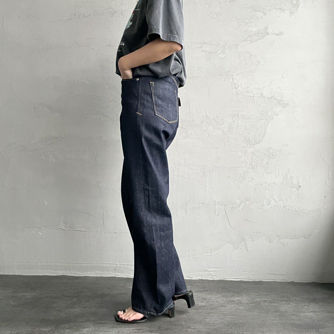 YANUK [ヤヌーク] ボーイズストレート LEA/レア [57134230] OWI&&モデル身長：163cm　着用サイズ：25&&