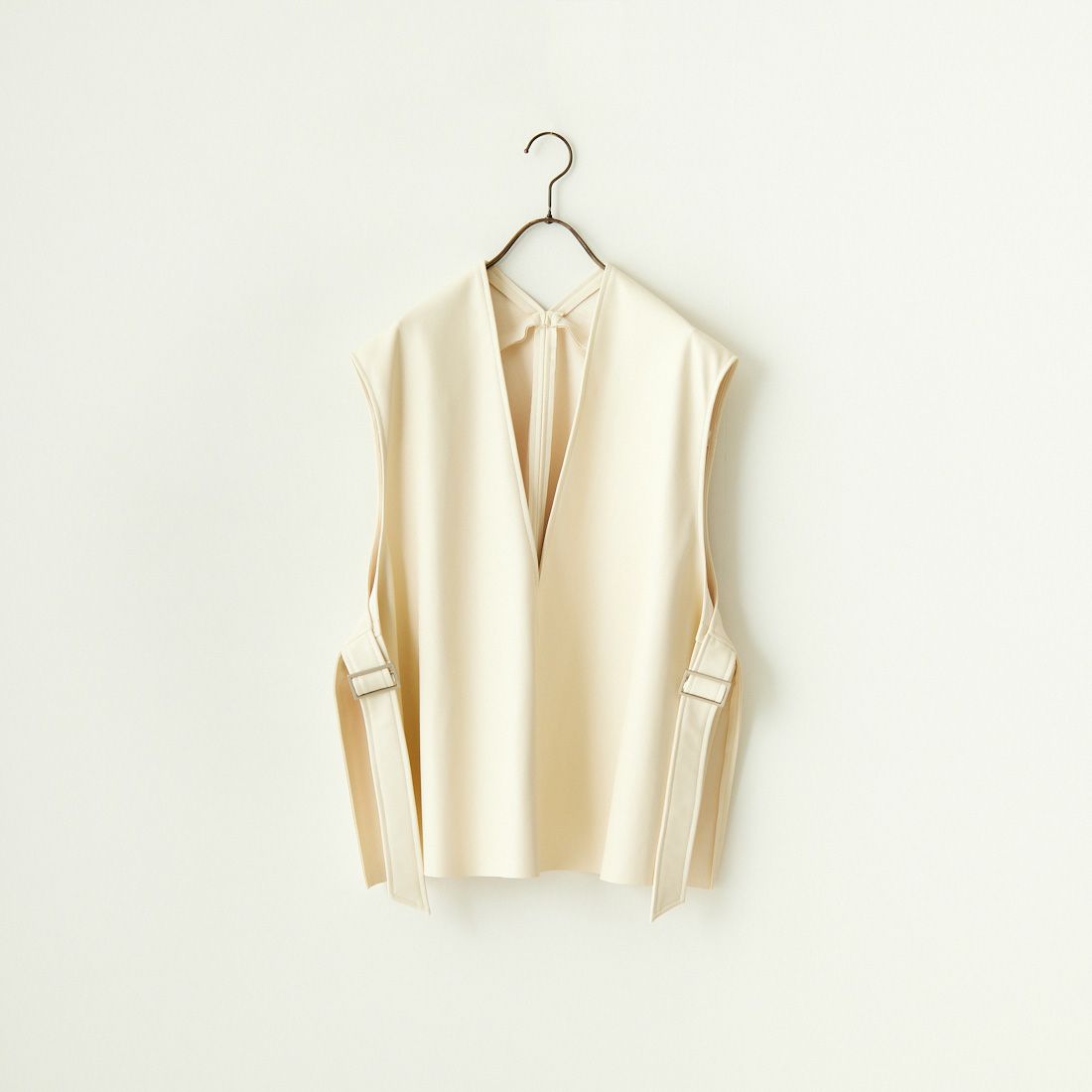 02 IVORY