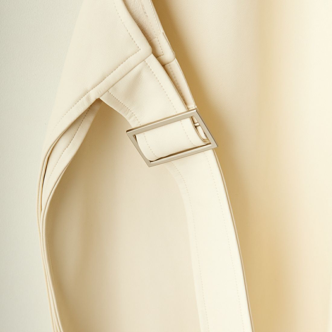 CADDITION [キャディション] エコレザーVネックベスト [541090] 02 IVORY