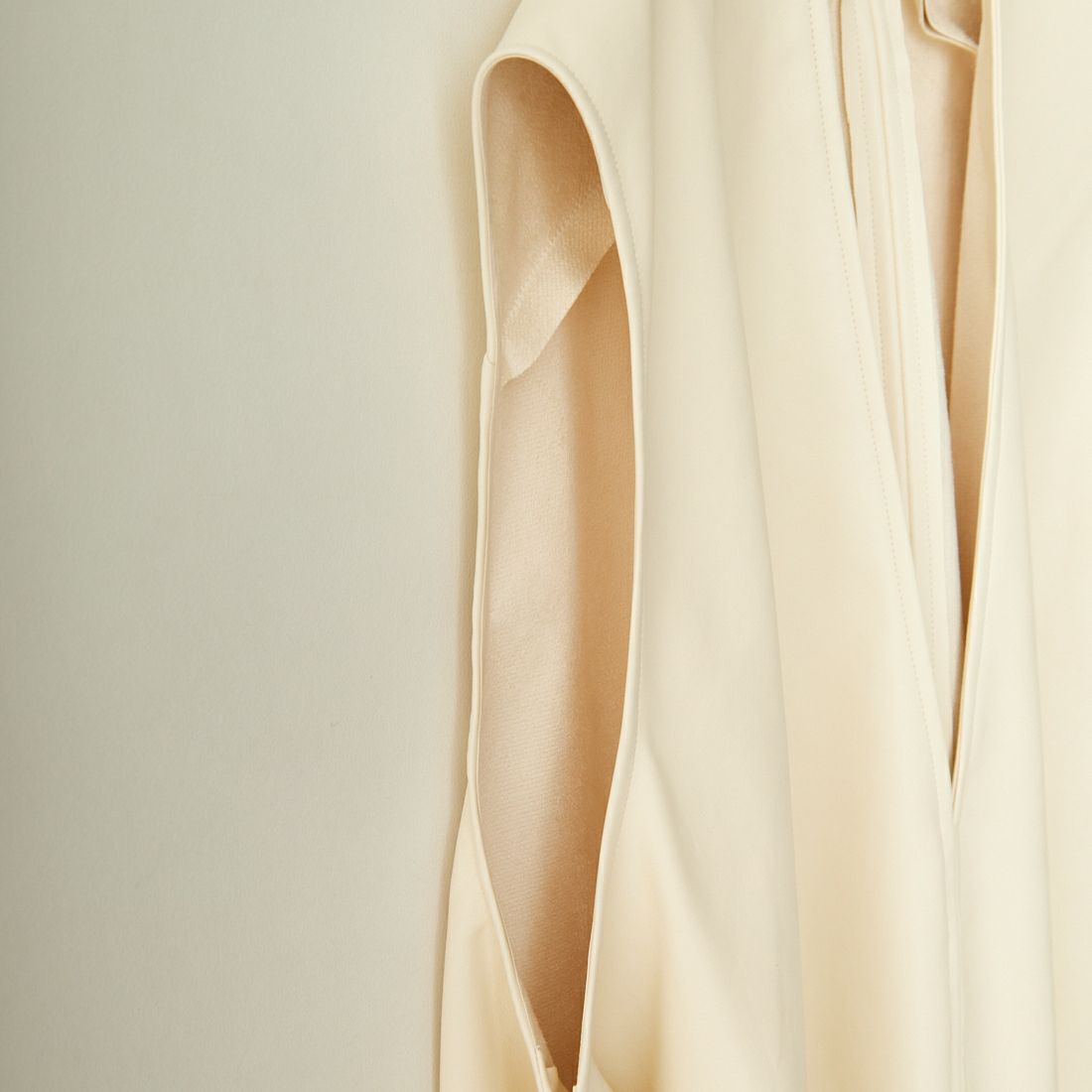 CADDITION [キャディション] エコレザーVネックベスト [541090] 02 IVORY