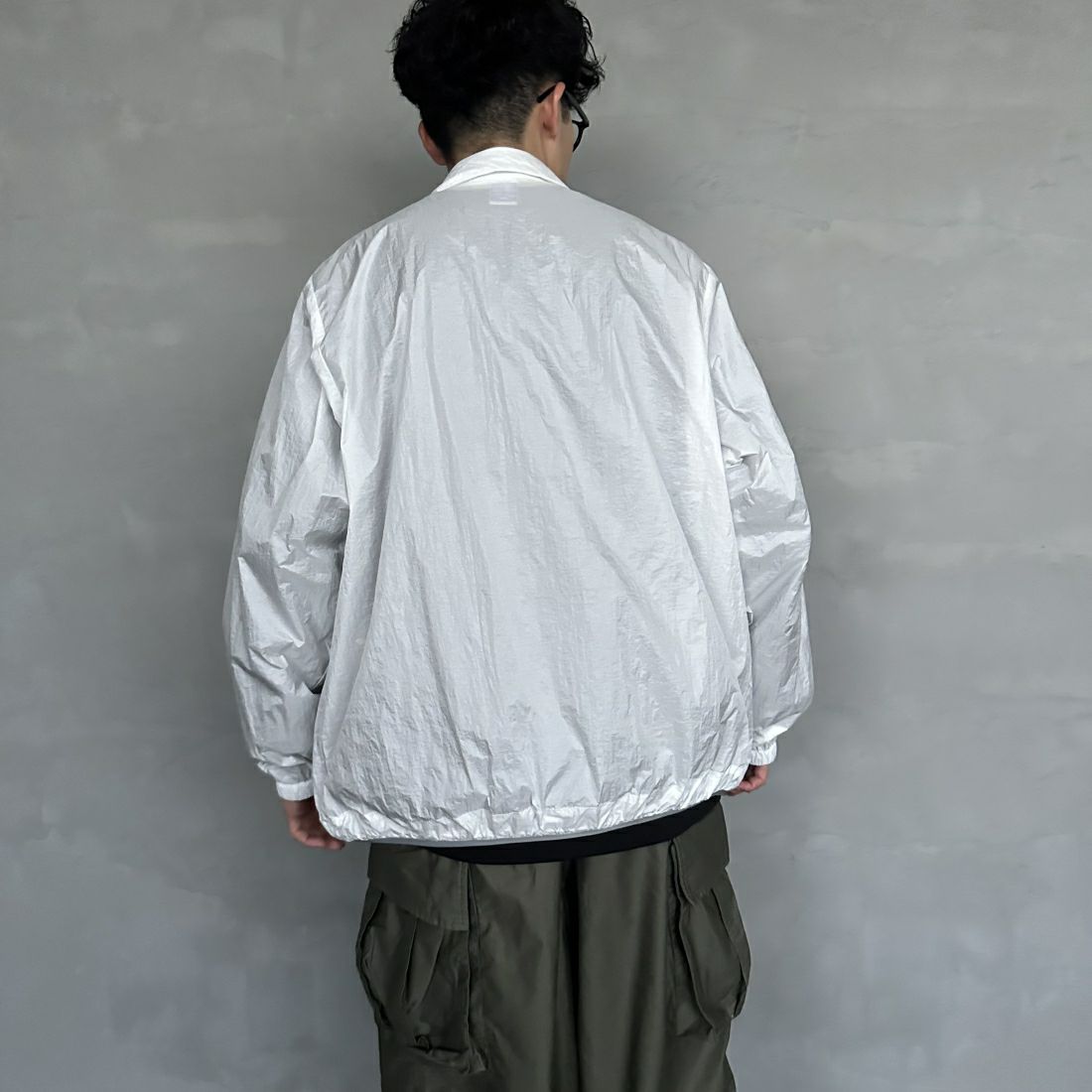 frostline [フロストライン] 別注 フルジップジャケット [FL1-JK-IN4-JF] WHITE&&モデル身長：168cm 着用サイズ：L&&