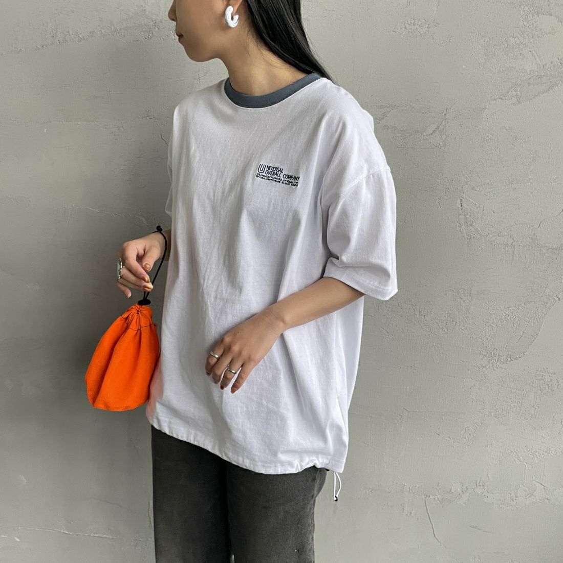 UNIVERSAL OVERALL [ユニバーサルオーバーオール] 別注 ドローコード付き ワイドシルエットTシャツ [U2411282IN-JF] WHITE &&モデル身長：156cm 着用サイズ：S&&