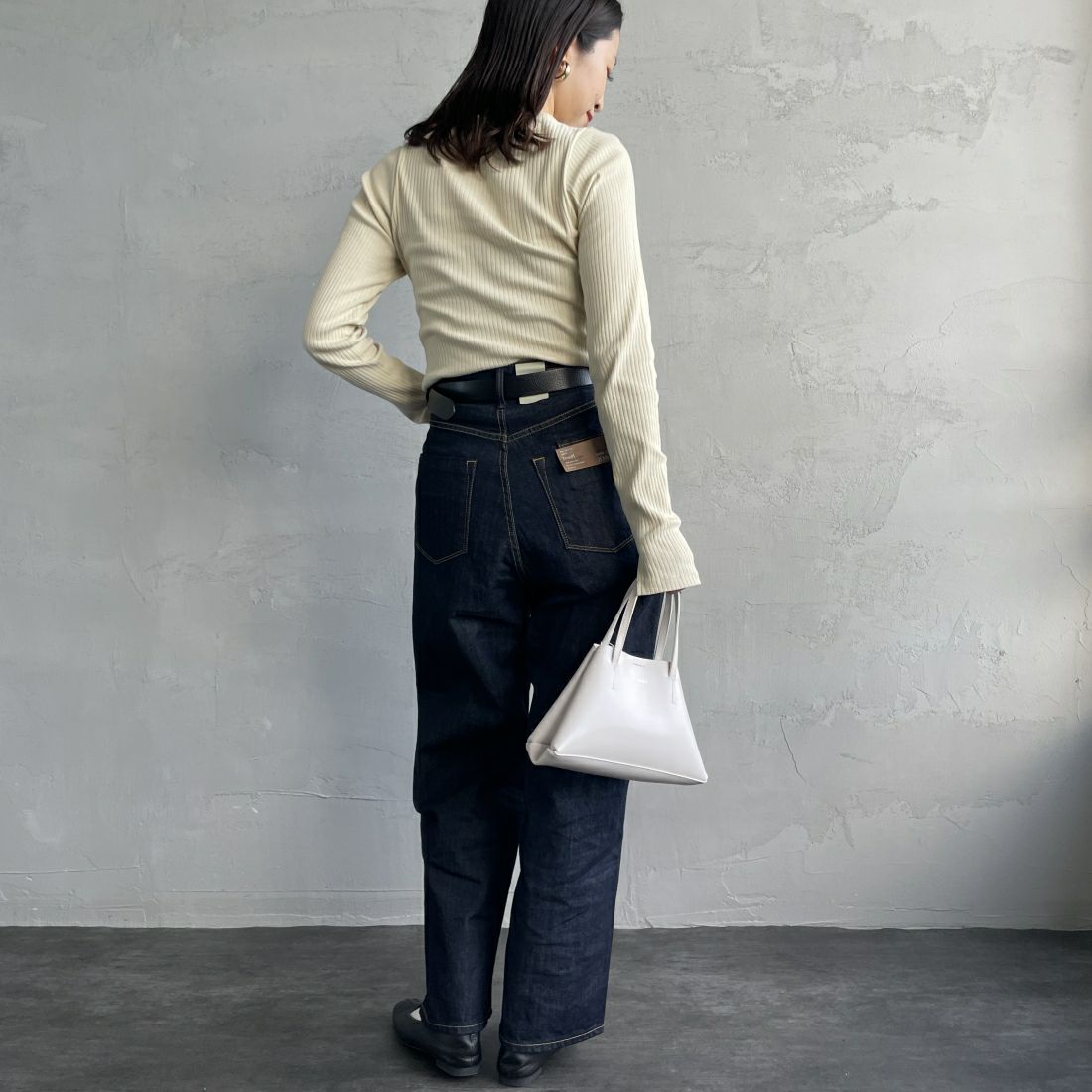 Noir Fabrik [ヌワールファブリック] ボートネックロングスリーブリブTシャツ [JFS-C021] BEIGE &&モデル身長：163cm 着用サイズ：1&&