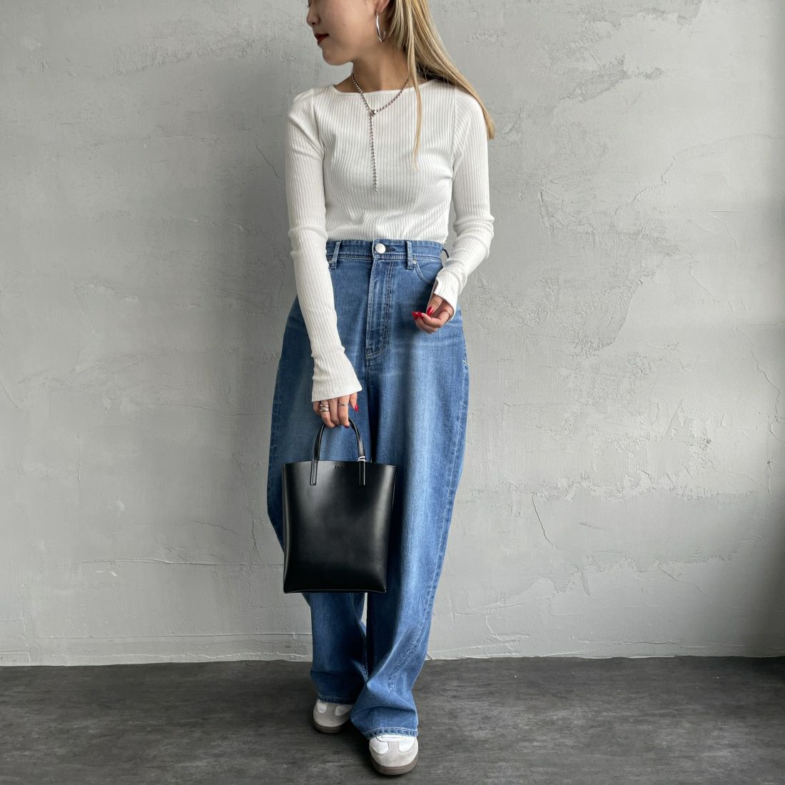 Noir Fabrik [ヌワールファブリック] ボートネックロングスリーブリブTシャツ [JFS-C021] O.WHITE &&モデル身長：156cm 着用サイズ：0&&