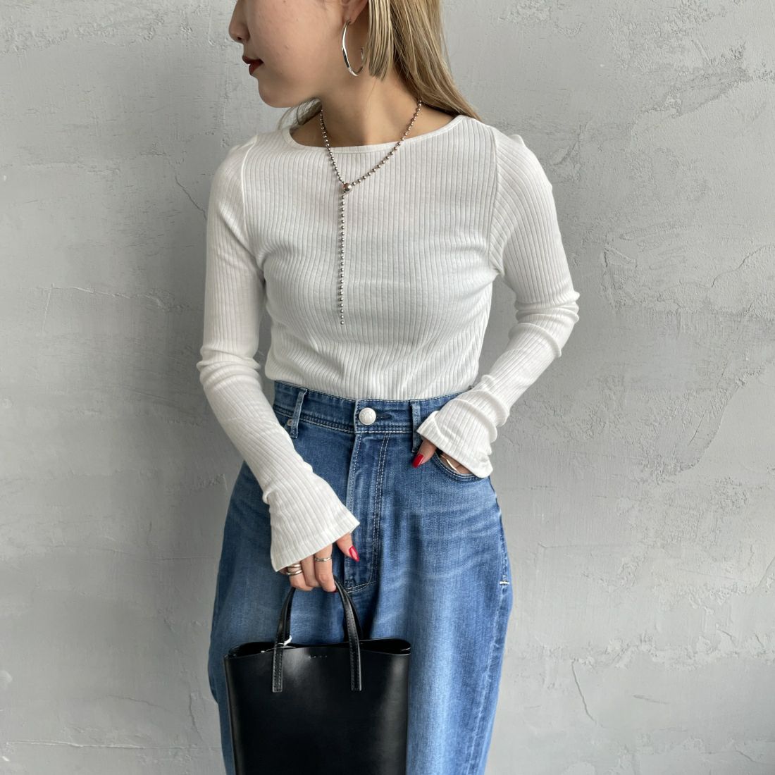 Noir Fabrik [ヌワールファブリック] ボートネックロングスリーブリブTシャツ [JFS-C021] O.WHITE &&モデル身長：156cm 着用サイズ：0&&