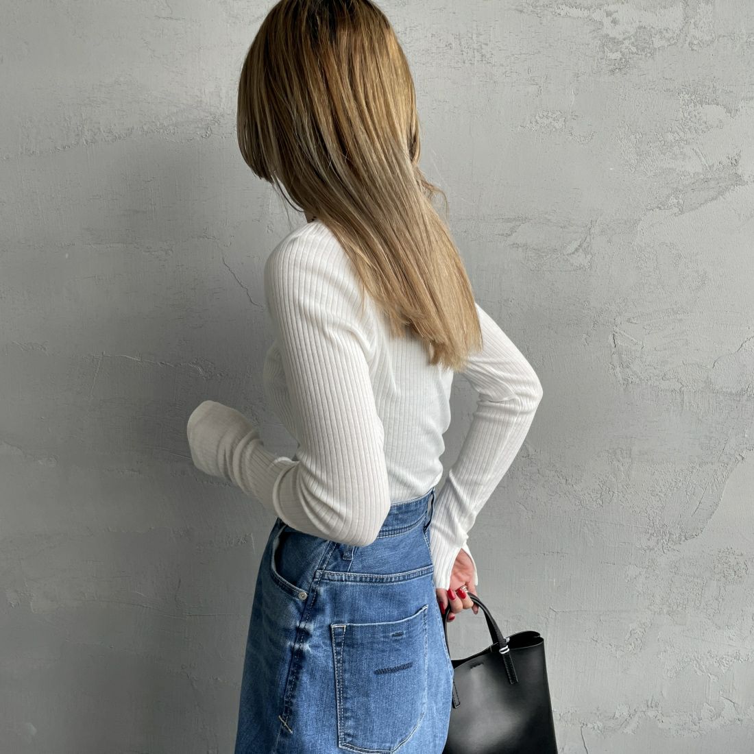 Noir Fabrik [ヌワールファブリック] ボートネックロングスリーブリブTシャツ [JFS-C021] O.WHITE &&モデル身長：156cm 着用サイズ：0&&