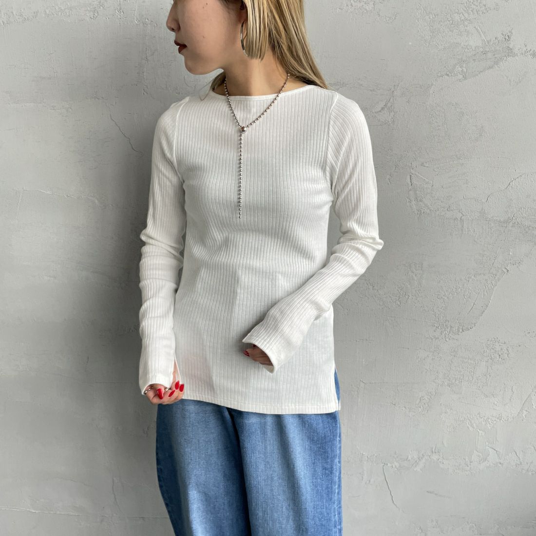 Noir Fabrik [ヌワールファブリック] ボートネックロングスリーブリブTシャツ [JFS-C021] O.WHITE &&モデル身長：156cm 着用サイズ：1&&