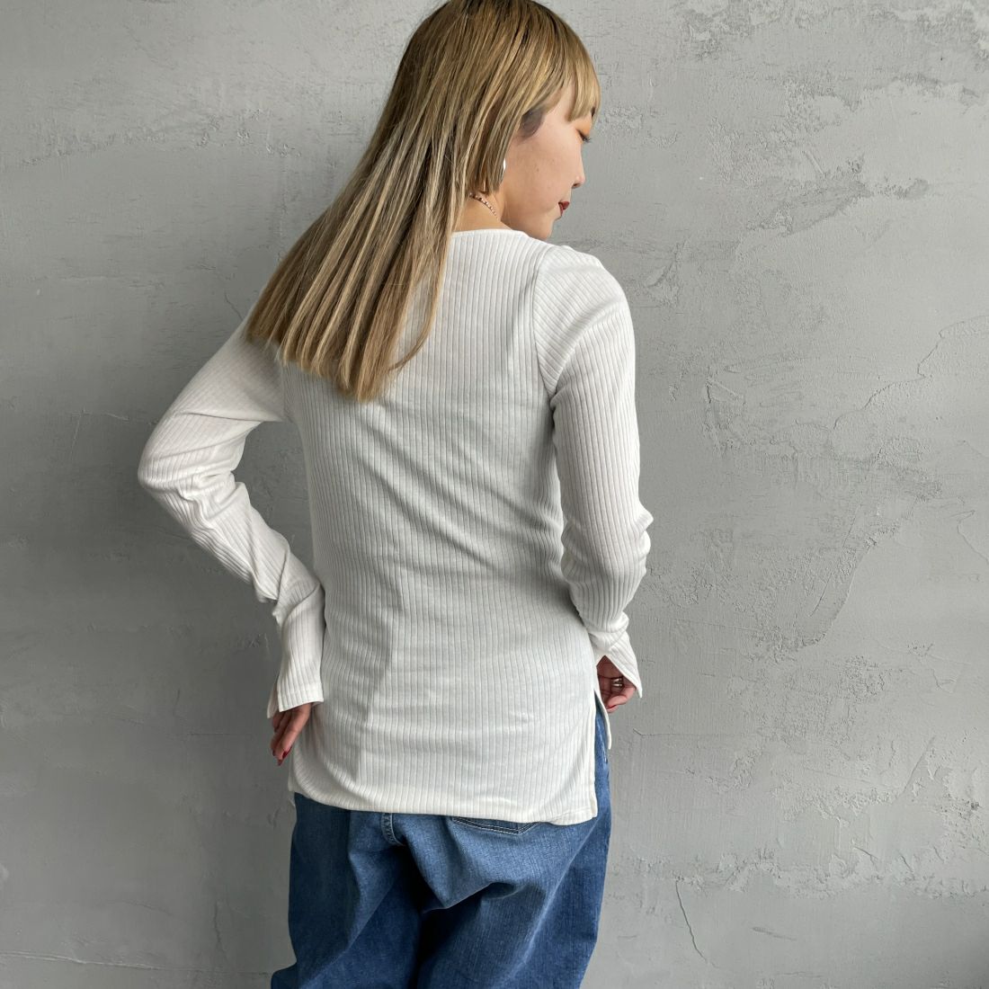 Noir Fabrik [ヌワールファブリック] ボートネックロングスリーブリブTシャツ [JFS-C021] O.WHITE &&モデル身長：156cm 着用サイズ：1&&