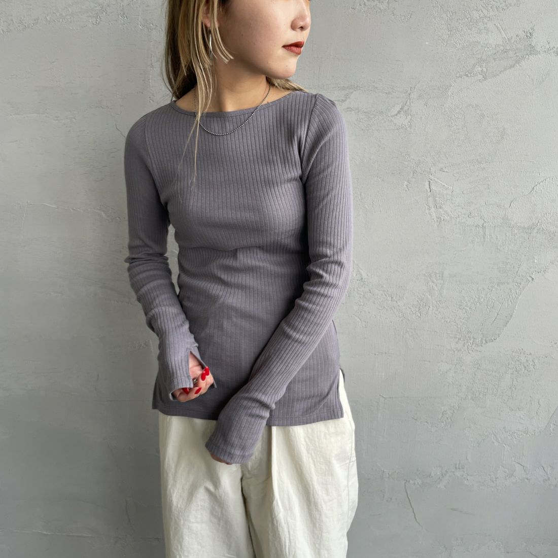 Noir Fabrik [ヌワールファブリック] ボートネックロングスリーブリブTシャツ [JFS-C021] CHARCOAL &&モデル身長：156cm 着用サイズ：0&&