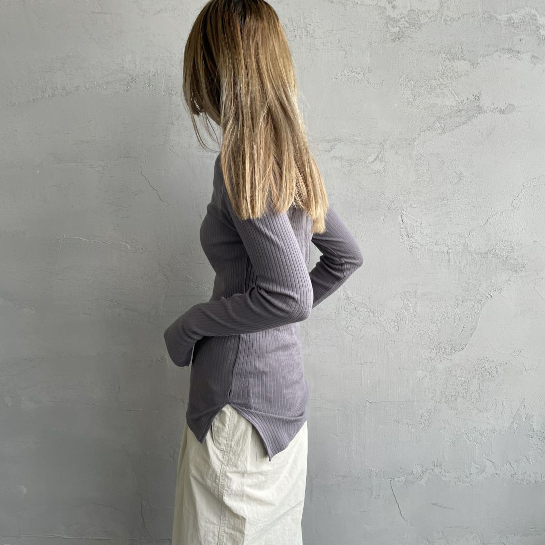 Noir Fabrik [ヌワールファブリック] ボートネックロングスリーブリブTシャツ [JFS-C021] CHARCOAL &&モデル身長：156cm 着用サイズ：0&&