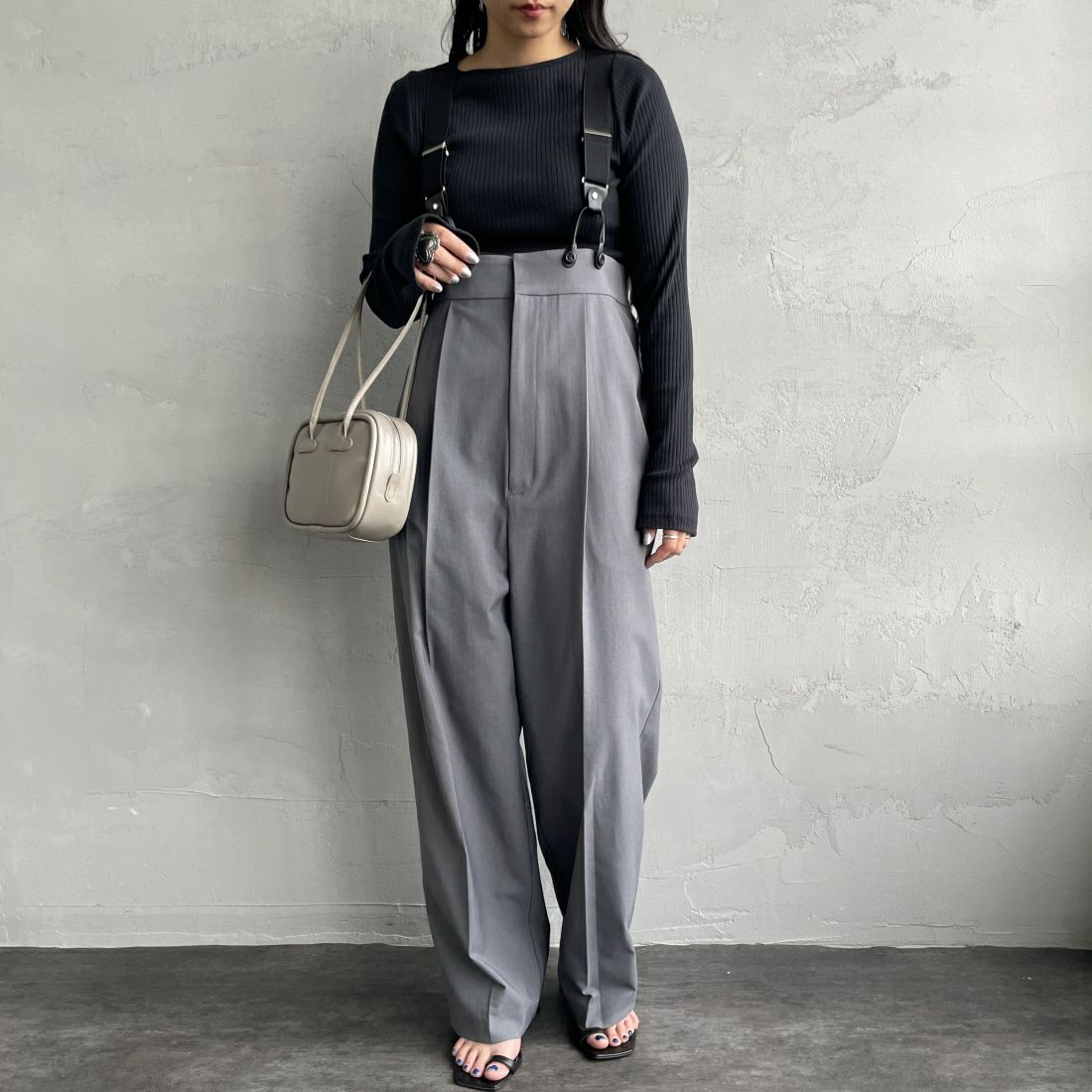 Noir Fabrik [ヌワールファブリック] ボートネックロングスリーブリブTシャツ [JFS-C021] BLACK &&モデル身長：156cm 着用サイズ：1&&