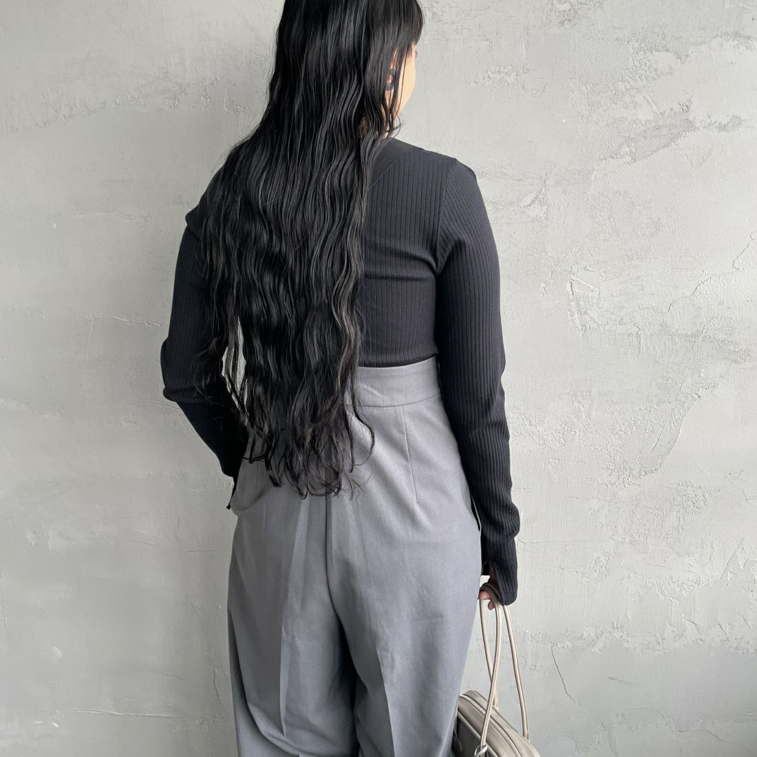 Noir Fabrik [ヌワールファブリック] ボートネックロングスリーブリブTシャツ [JFS-C021] BLACK &&モデル身長：156cm 着用サイズ：1&&