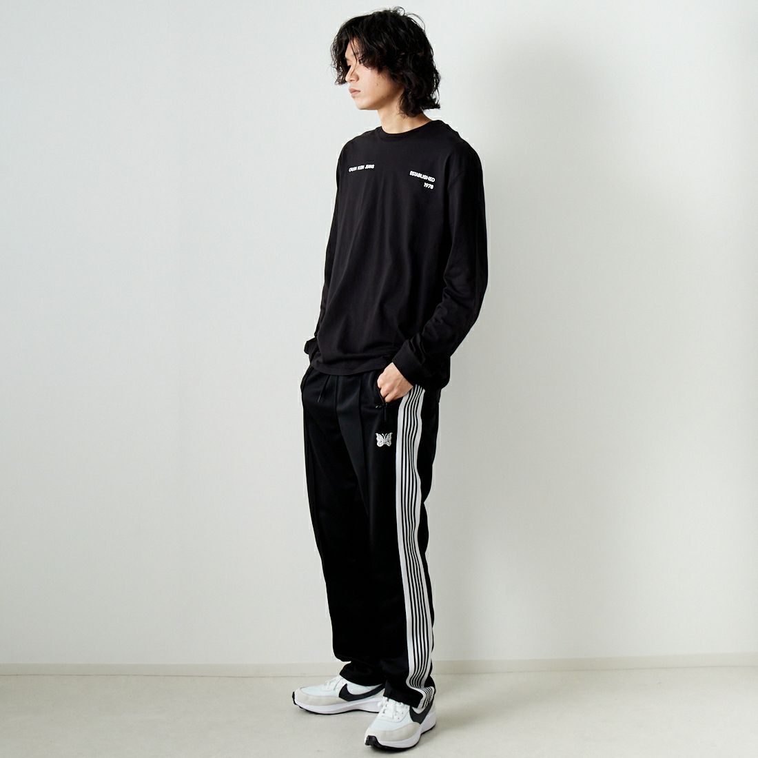 Calvin Klein Jeans [カルバンクライン ジーンズ] SPRAY BOX ロングスリーブTシャツ [J30J324642] BEH &&モデル身長：182cm 着用サイズ：L&&