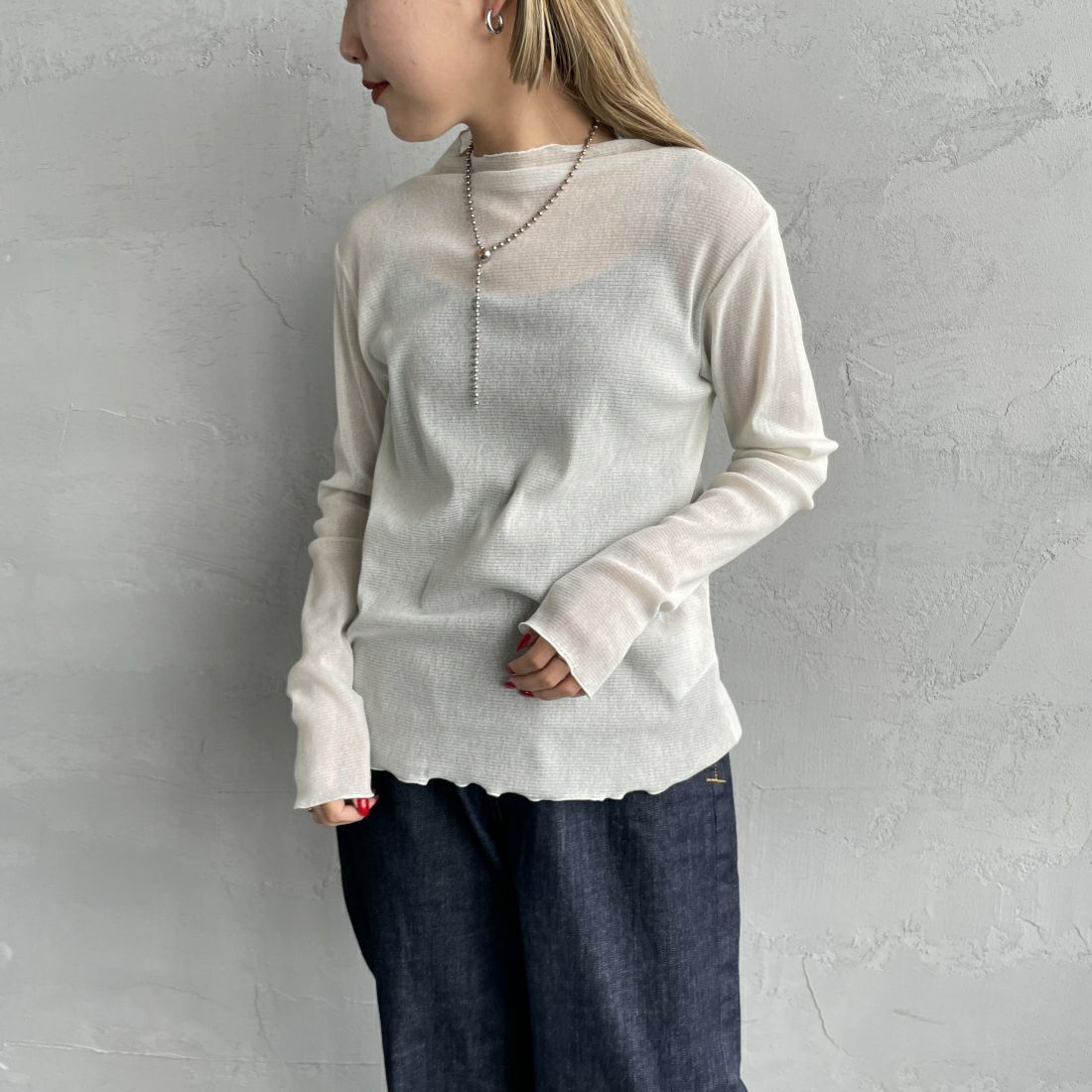 Jeans Factory Clothes [ジーンズファクトリークローズ] ハイネック シアーラメTシャツ [21241057] 031 ｵﾌ &&モデル身長：156cm 着用サイズ：F&&