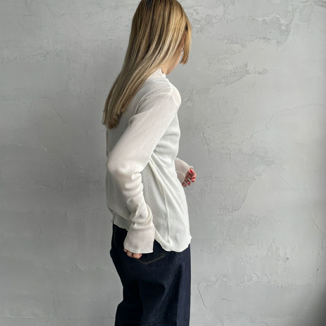 Jeans Factory Clothes [ジーンズファクトリークローズ] ハイネック シアーラメTシャツ [21241057] 031 ｵﾌ &&モデル身長：156cm 着用サイズ：F&&
