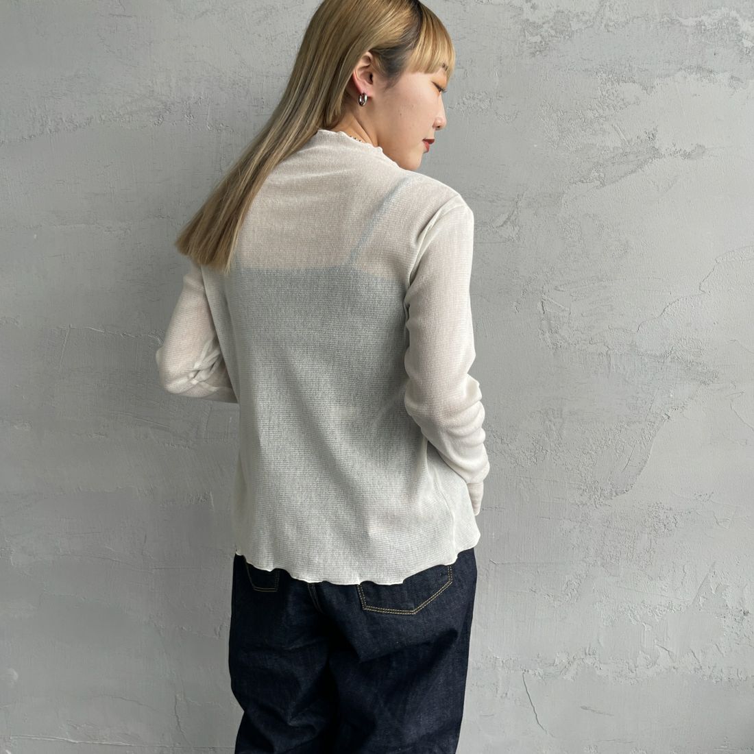 Jeans Factory Clothes [ジーンズファクトリークローズ] ハイネック シアーラメTシャツ [21241057] 031 ｵﾌ &&モデル身長：156cm 着用サイズ：F&&