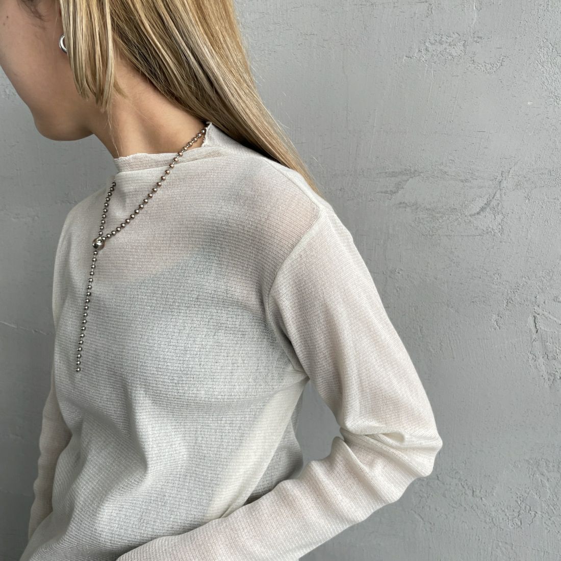 Jeans Factory Clothes [ジーンズファクトリークローズ] ハイネック シアーラメTシャツ [21241057] 031 ｵﾌ &&モデル身長：156cm 着用サイズ：F&&