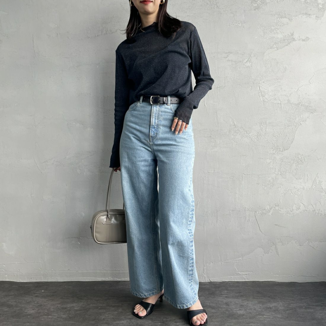 Jeans Factory Clothes [ジーンズファクトリークローズ] ハイネック シアーラメTシャツ [21241057] 076 ﾈｲﾋﾞｰ &&モデル身長：163cm 着用サイズ：F&&