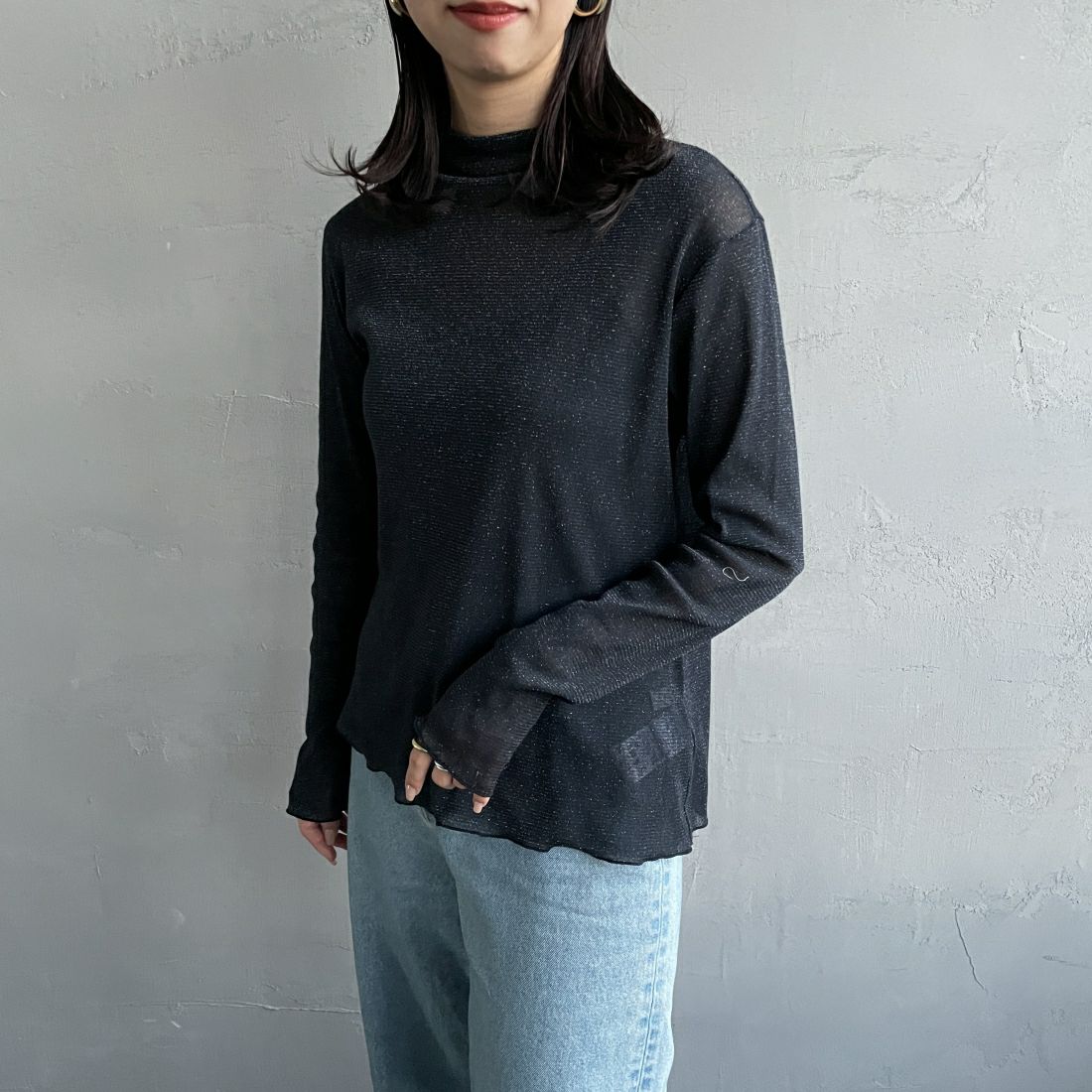 Jeans Factory Clothes [ジーンズファクトリークローズ] ハイネック シアーラメTシャツ [21241057] 076 ﾈｲﾋﾞｰ &&モデル身長：163cm 着用サイズ：F&&
