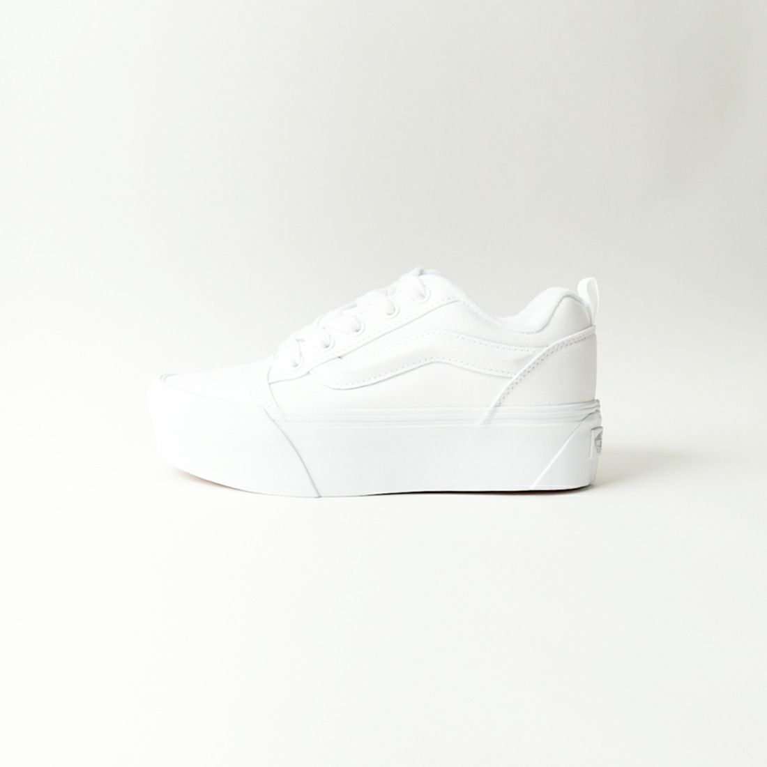 TRUE WHITE