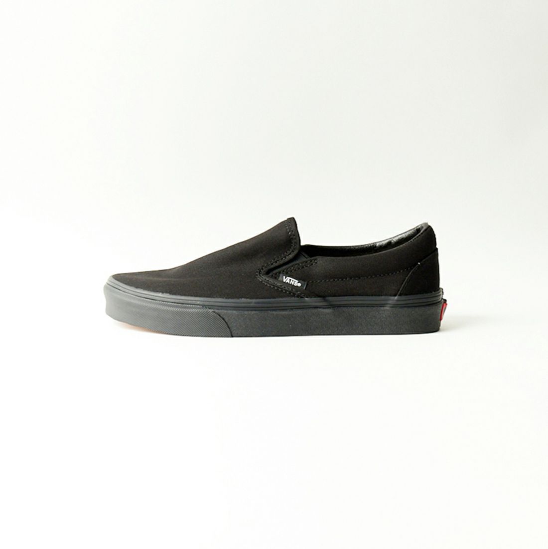 BLACK/BLAC