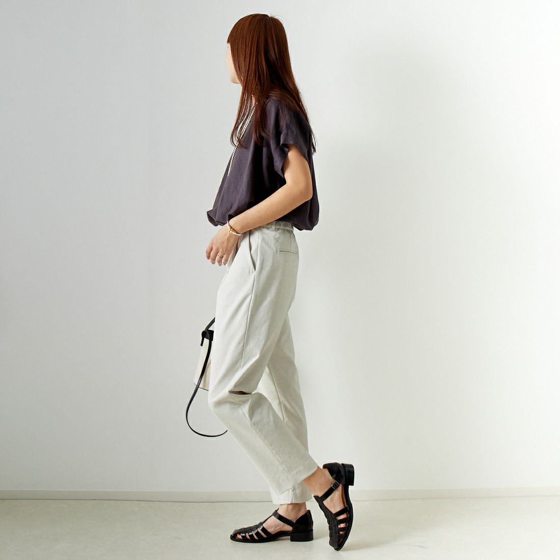 MICA&DEAL [マイカアンドディール] ワンタックパンツ [0124103036] L/BEIGE &&モデル身長：167cm 着用サイズ：38&&